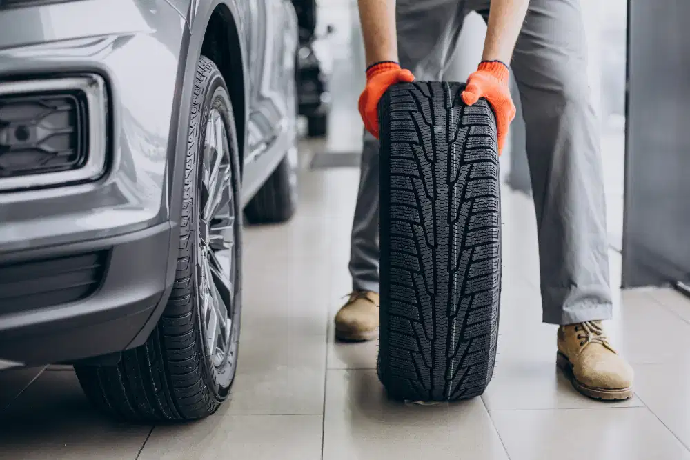 Véhicule d'intervention en déplacement à Paris 8e